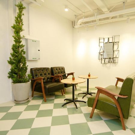 Folk Poshtel Asok Vandrerhjem Bangkok Eksteriør bilde