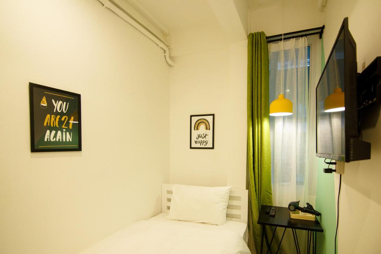 Folk Poshtel Asok Vandrerhjem Bangkok Eksteriør bilde