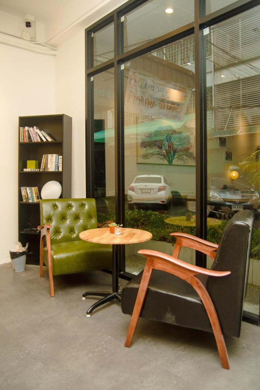 Folk Poshtel Asok Vandrerhjem Bangkok Eksteriør bilde