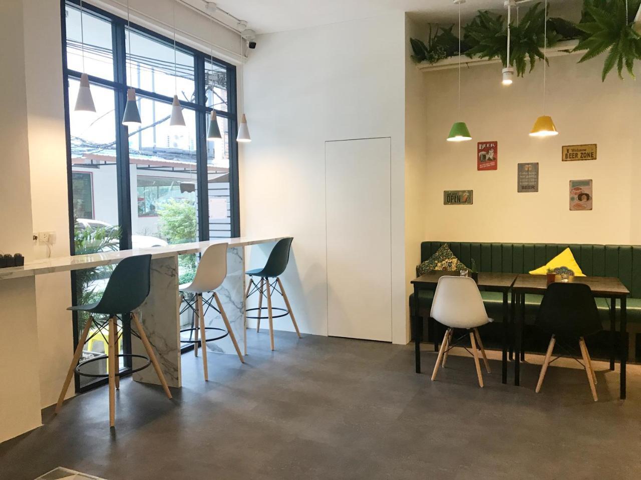 Folk Poshtel Asok Vandrerhjem Bangkok Eksteriør bilde