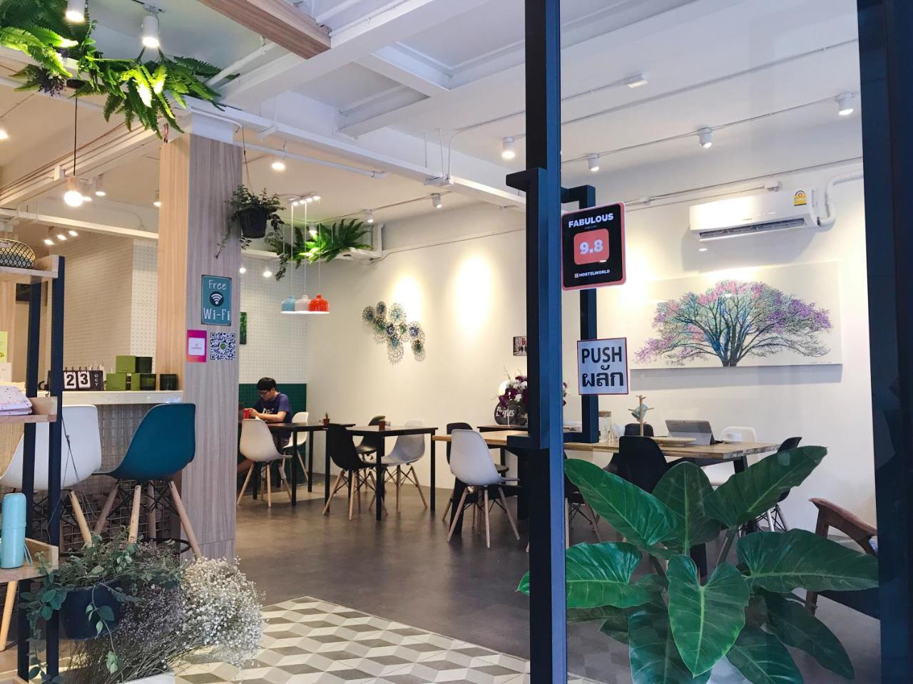 Folk Poshtel Asok Vandrerhjem Bangkok Eksteriør bilde